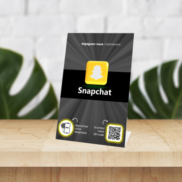 Snapchat NFC maalausteline, jossa NFC-siru ja QR-koodi