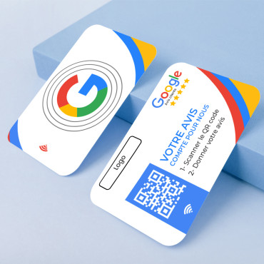 Google Reviews -kortti, jossa on NFC-siru ja QR-koodi
