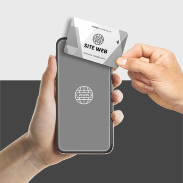 NFC és QR kódkártya a webhelyhez csatlakoztatva